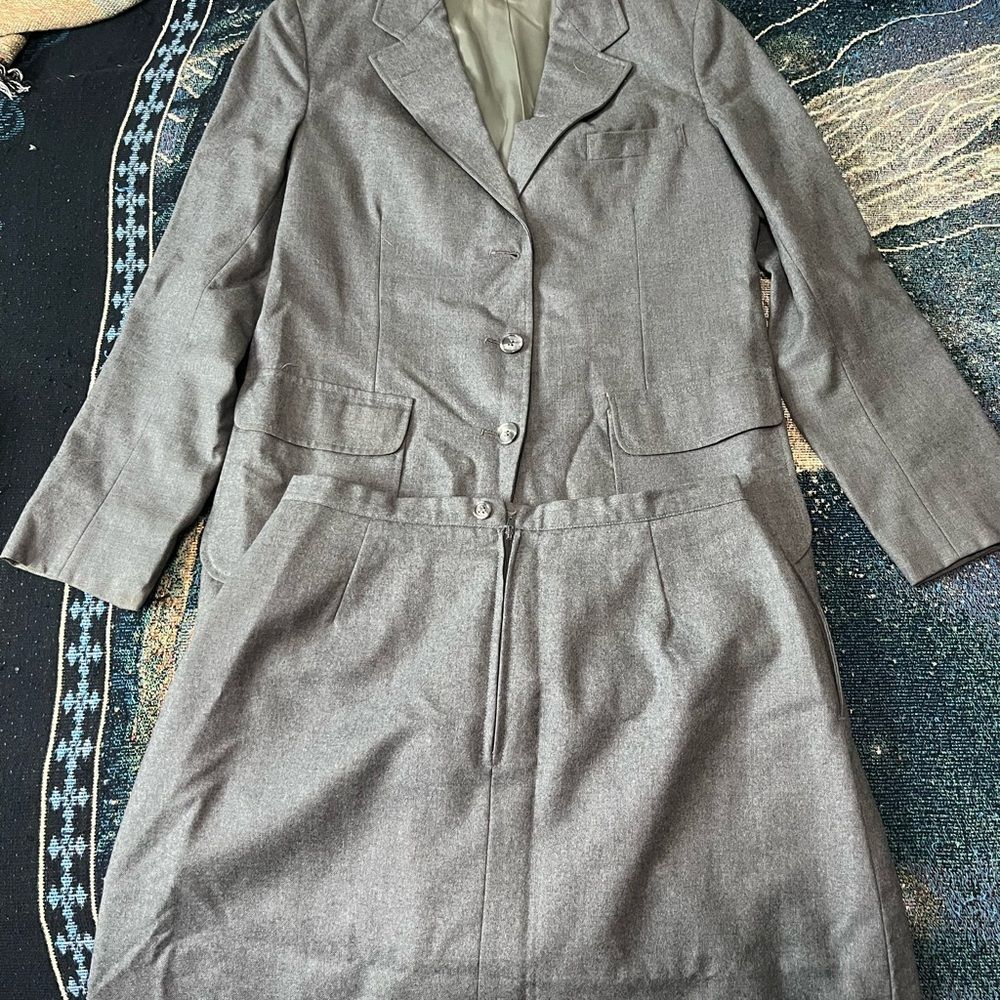 Vintage Cable Car Clothiers Robert  Kirk Pleated Grey Blazer Skirt Set 14 Suit